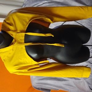 Women Fittin workout top. SZ. S